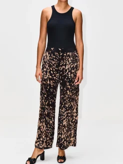 Callao Emilia Pant