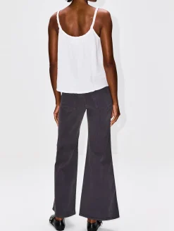 Elizabeth Pant