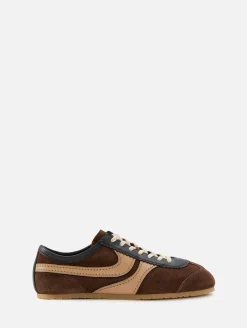 Low Top Sneaker