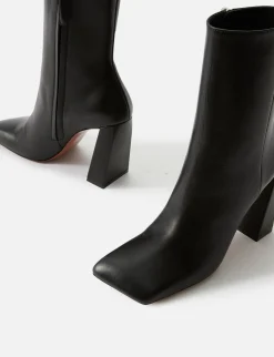 Marine Bootie