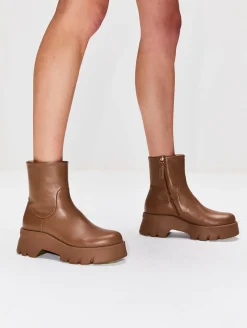 Montey Chelsea Boot