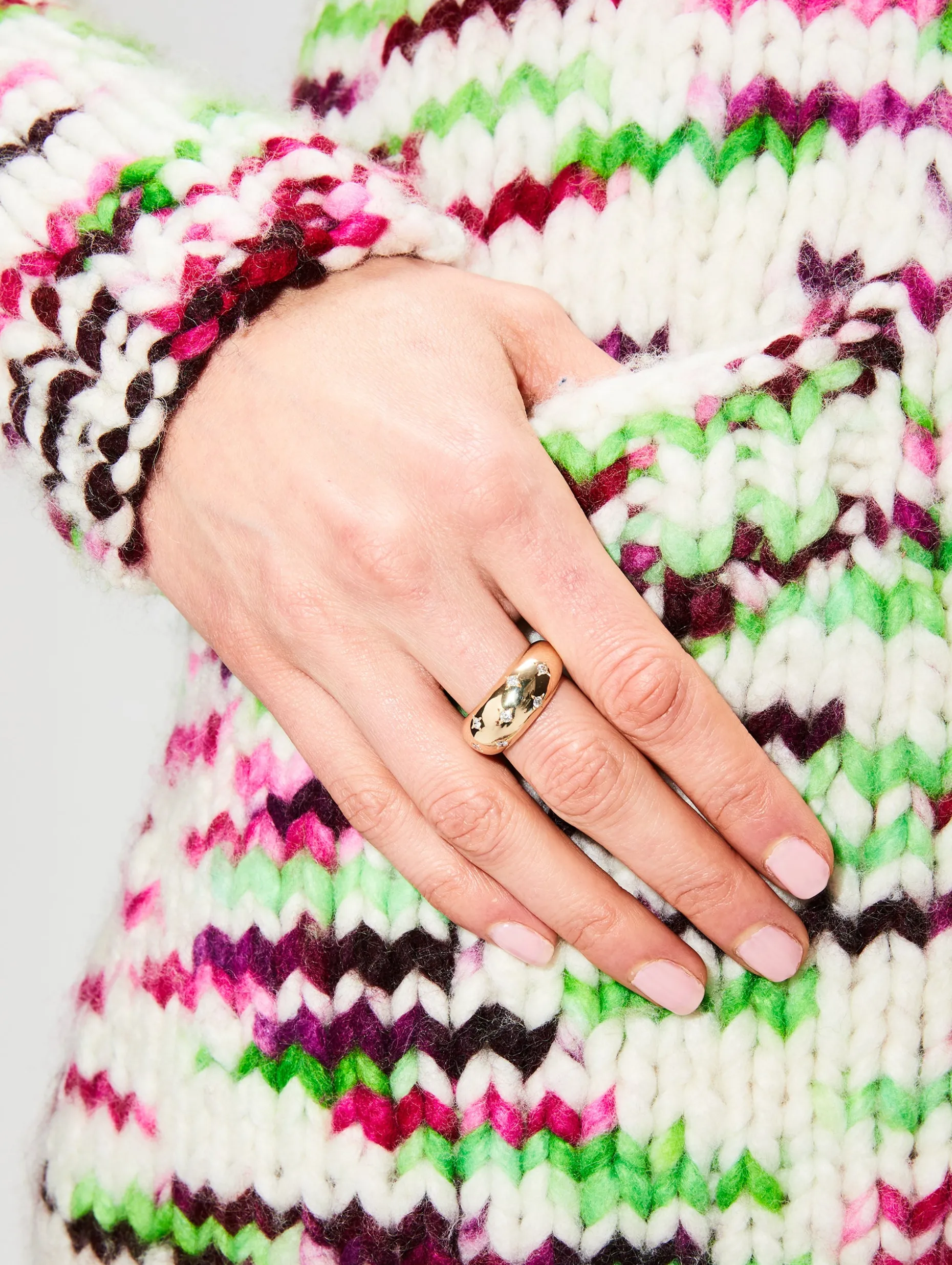 Scattered Star Set Diamonds Medium Aura Ring