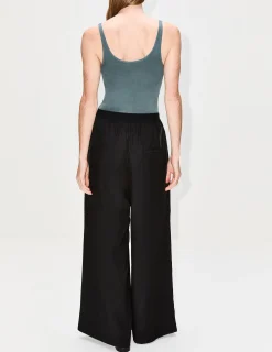 Slim Scoop Tank